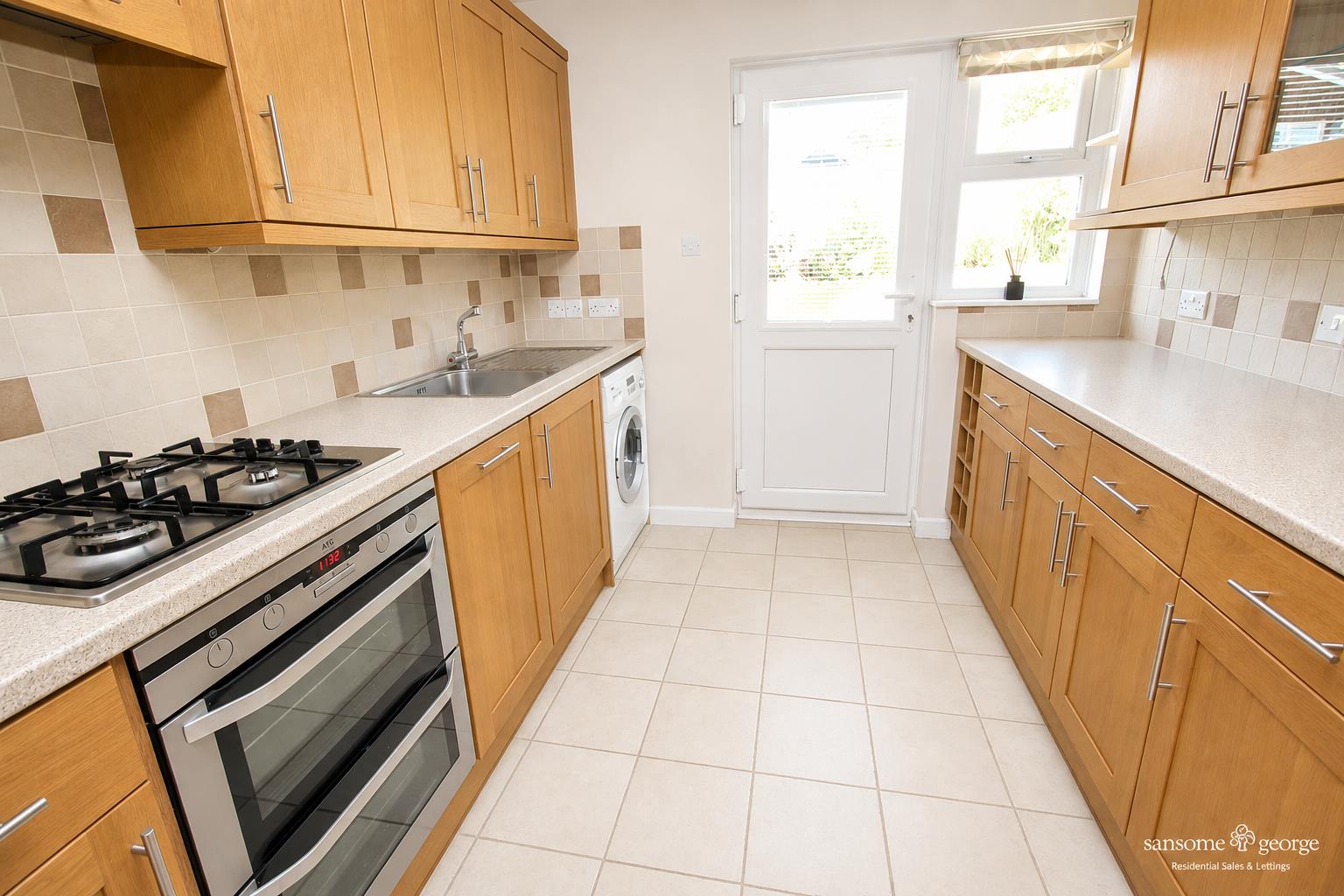 Simons Close, Tilehurst, Reading